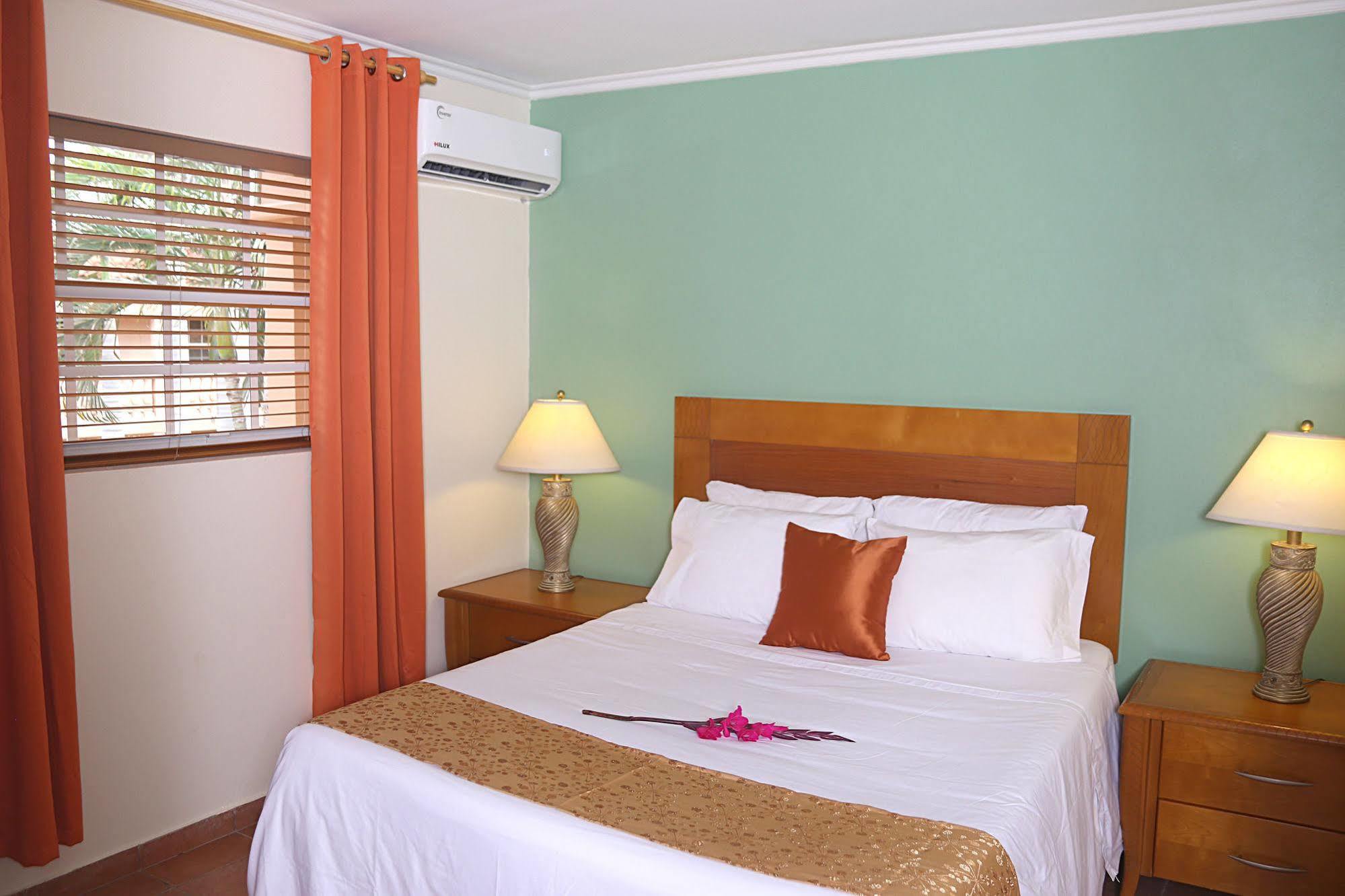 Punto Di Oro Apartments Resort Oranjestad Esterno foto